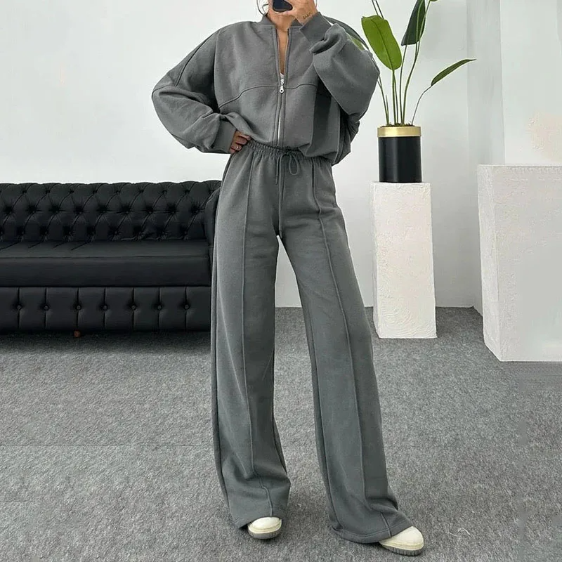 FLO - Comfortable tracksuit